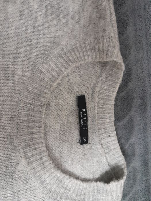 Sweterek damski popielaty Mohito
