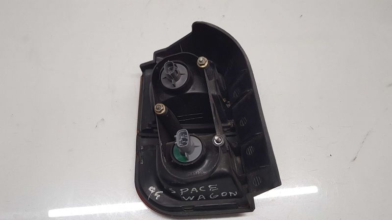 Farolim direito MITSUBISHI Space Wagon (N3_W, N4_W)