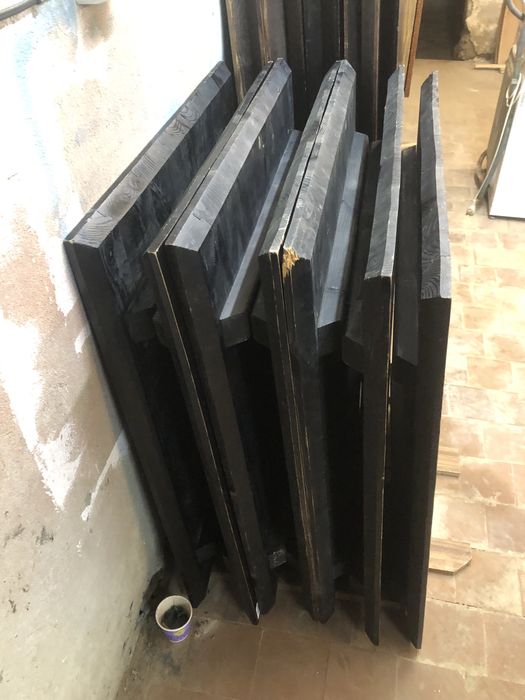 Стільниці з натуральної деревини в непоганому стані