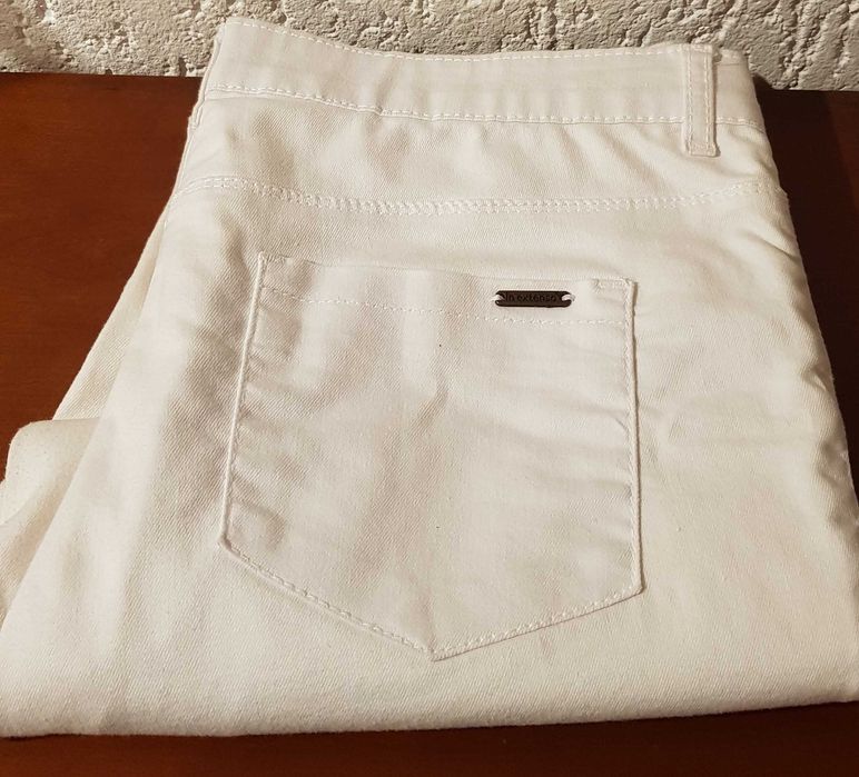 Calças brancas de senhora fecho de correr elásticas Tamanho 42/44