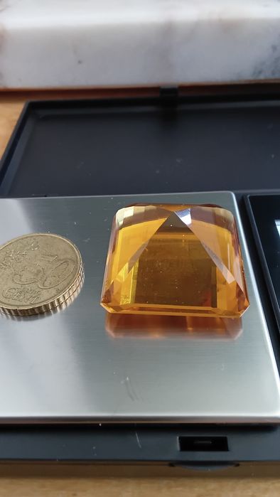 Oportunidade Citrino do Brasil enorme com 120 ct c certificado