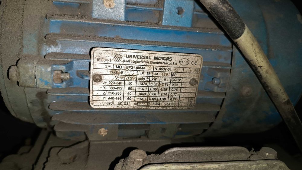 Máquina de corte de fita para perfis ate 300mm