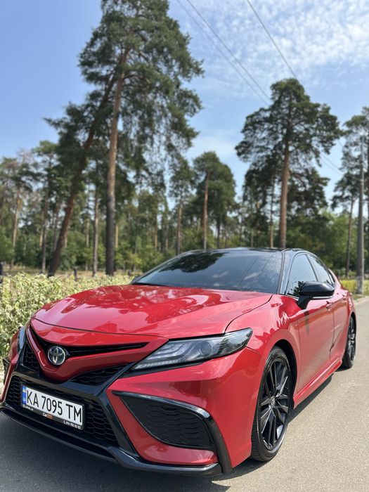 Оренда/Аренда Toyota Camry Hybrid XSE 2021