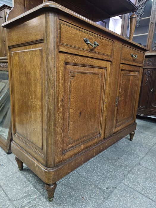 Stary kredens z Francji /
