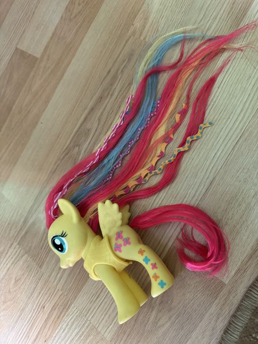 коллекционная фигурка My Little Pony — Пони-модница Флаттершай Делюкс из серии Rainbow Power от бренда Hasbro