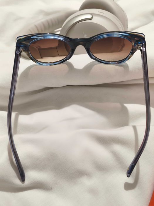 Óculos de sol nine west 
Modelo 222057
Made in UK