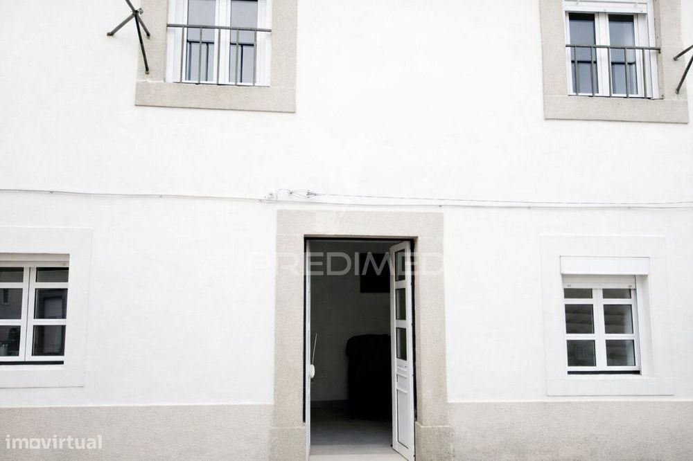 Moradia com 4 quartos - Centro de Alcains - Castelo Branco