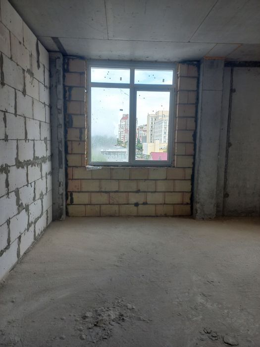 Продам однокімнатну квартиру в новобудові по проспекту Перемоги 131