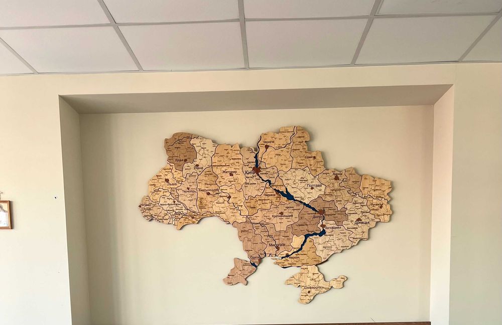 Дерев'яна карта України на стіну