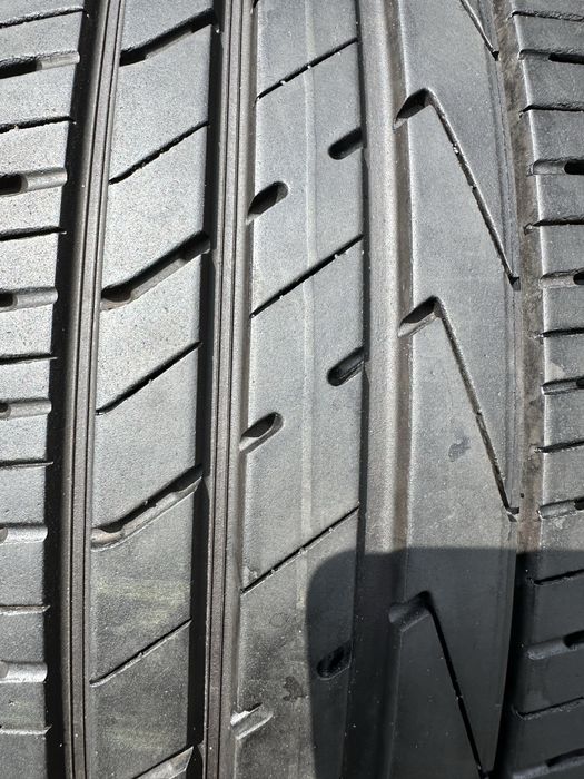 2X Hankook Ventus S1 Evo Suv 235/50 R19