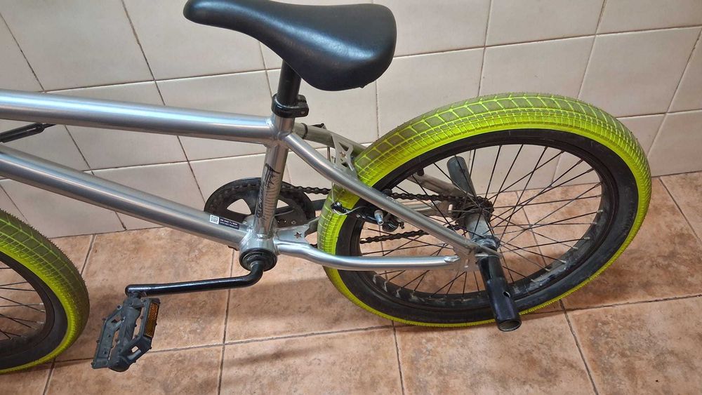 BICICLETA BMX WIPE 500 20 polegadas