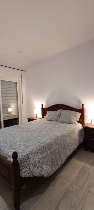 Quarto em Alhos Vedros com cama de casal