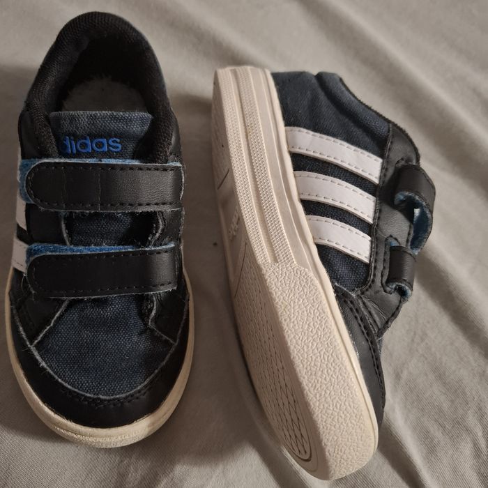 Adidaski rozm 24 dł wkładki 15 cm