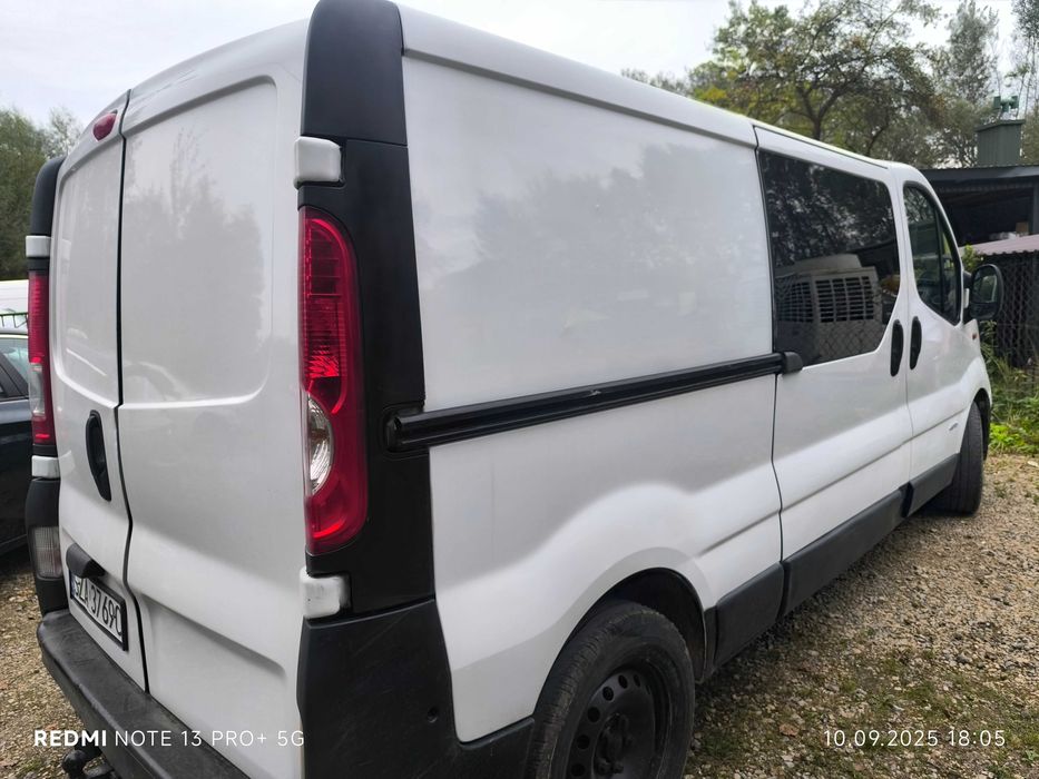 Renault Trafic 2l klima salon pl brygadówka 6 osób