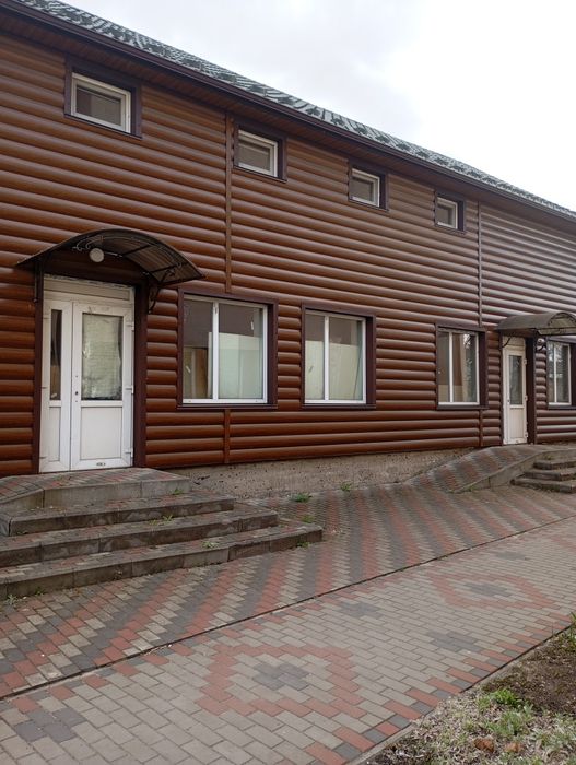 Центр Маневич. Здається 2 приміщення в оренду.