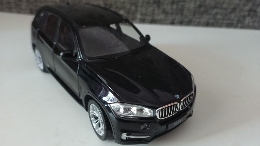 Модель BMW X5 1:24