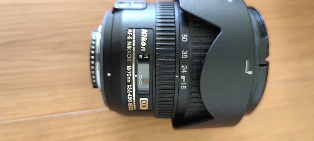 Objetiva Nikon AF-S DX Nikkor 18-70mm f/3.5-4.5G IF-ED
