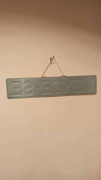 Placa metálica antiga "vende-se"