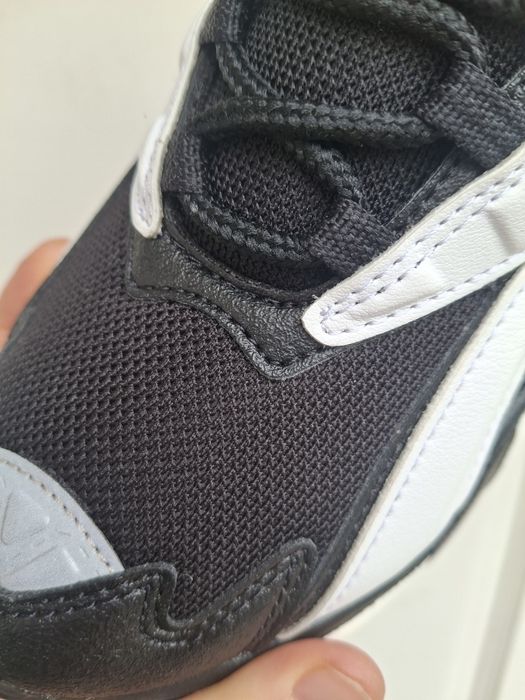 Стильні щільні кросівки для хлопчика,  Reebok 35