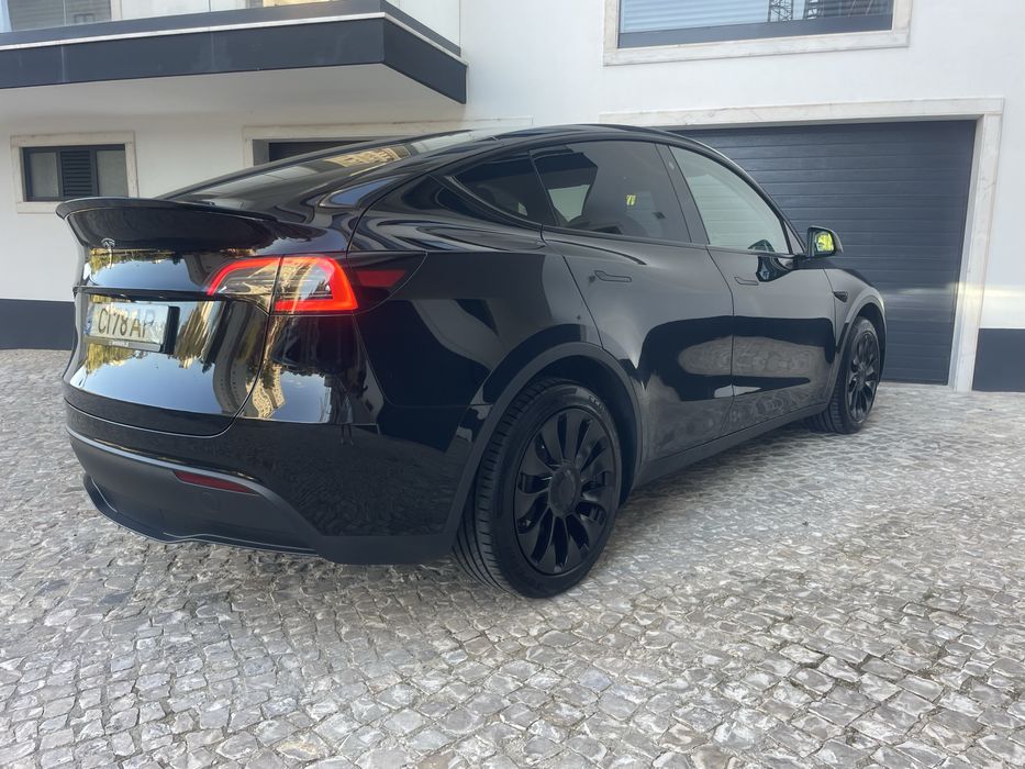Tesla Y Long Range Dual Motor AWD