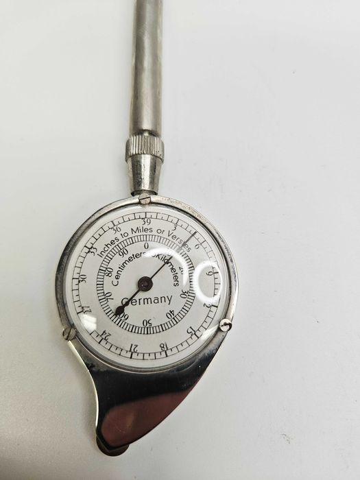 Zabytkowe narzędzie kreślarskie – Krzywomierz Kurvenmesser