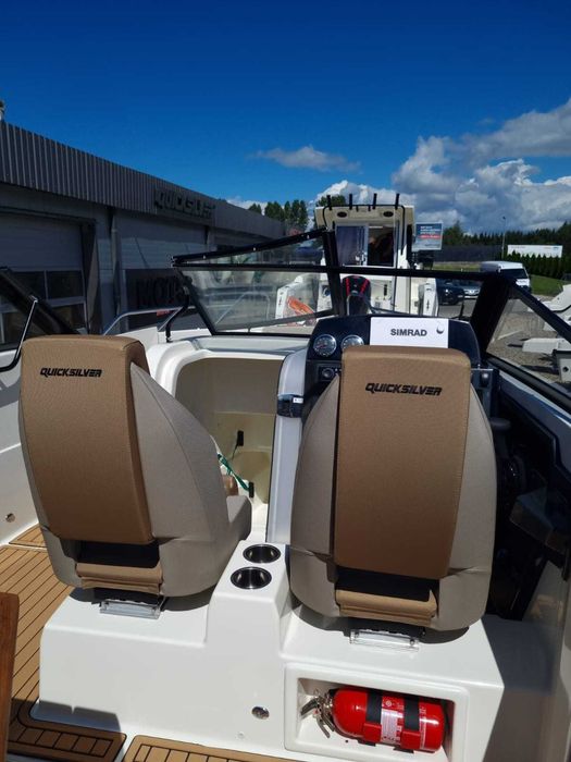 Łódź motorowa Quicksilver 675 Bowrider z silnikiem Mercury F200 V6