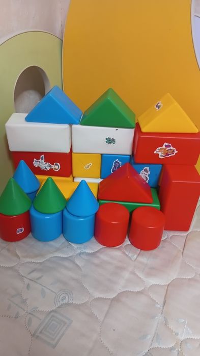 Дитячі іграшки одним лотом