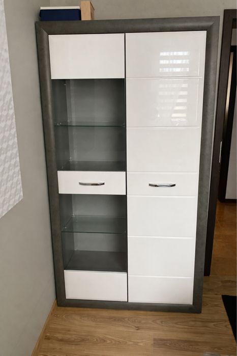 Szafa i szafka pod TV