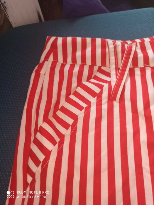 Szorty damskie biało- czerwone w paski, rozm. XL