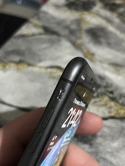 Продам iPhone 11