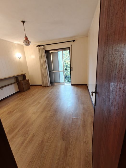 Quarto para arrendar em troviscal