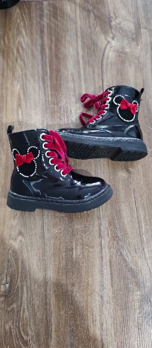 Czarne lakierowane botki Mickey&Friends rozmiar 26