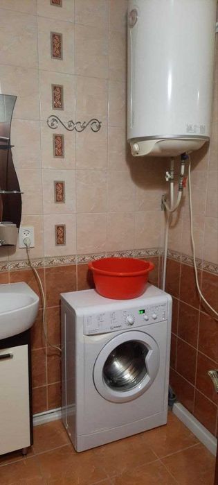 Посуточно ЦЕНТР, ВОКЗАЛ, проспект А. ПОЛЯ (угол Титова-Кирова)