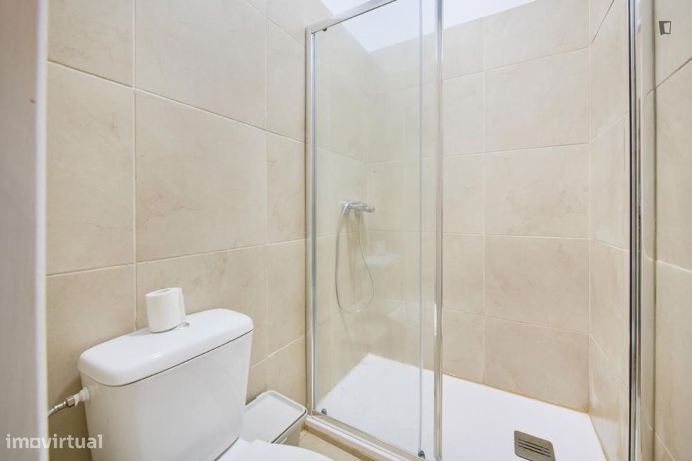 Quarto - localizado em Entrecampos Lisbon