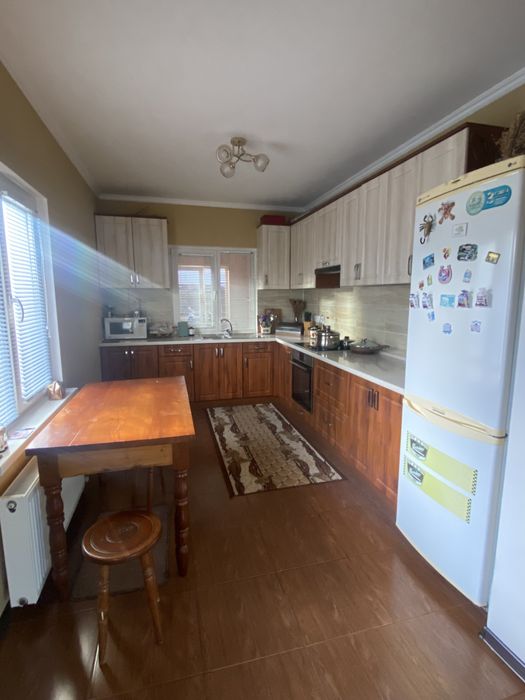 Окремий будинок в Бучі з ремонтом, меблями і технікою