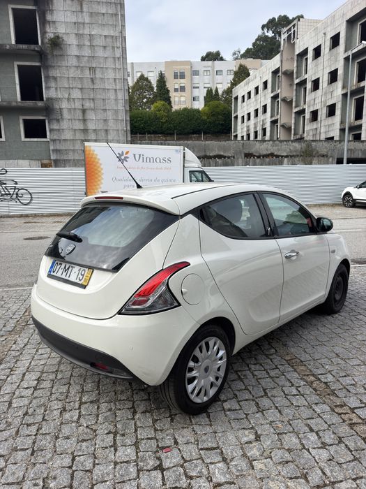 Lancia Ypslon 1.3 diesel com apenas 143.000km