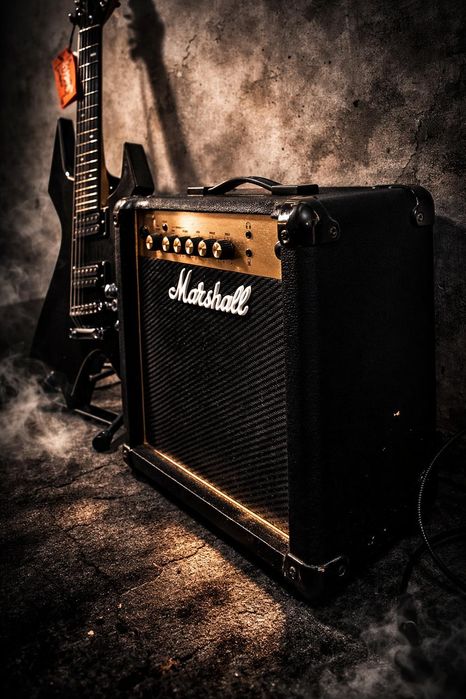 Gitara elektryczna Harley Benton plus wzmacniacz Marshall