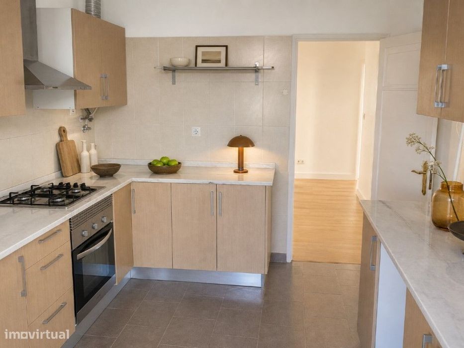 T3 remodelado e semiequipado na Parede