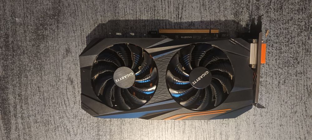 Sprzedam Kartę graficzną gigabyte rx 580 8gb