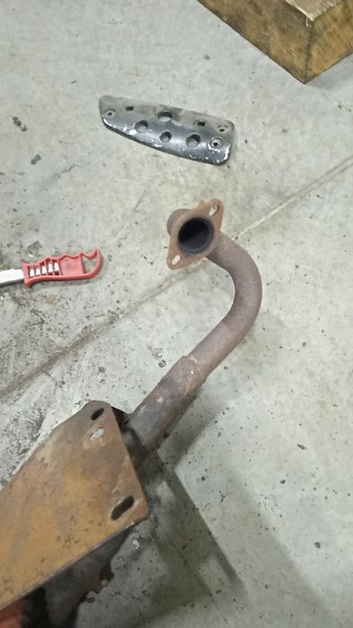 Вихлопна труба  технигаз