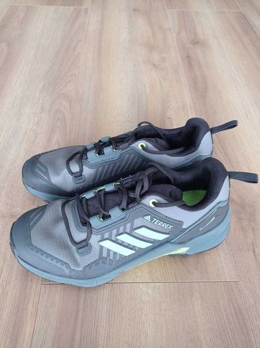 Buty damskie Adidas Terrex Swift R3 Hiking FX7340 r. 40
