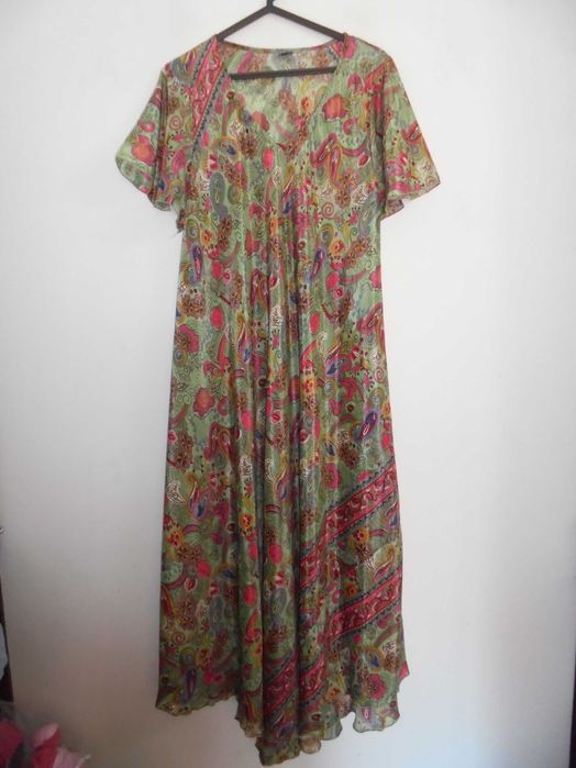 vestido mulher muito comprido