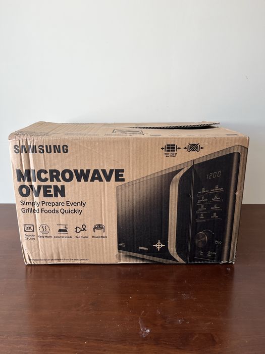 Micro-ondas com Grill Samsung 1250W 23 Litros Inox