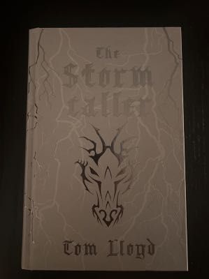 The storm caller - Livro inglês