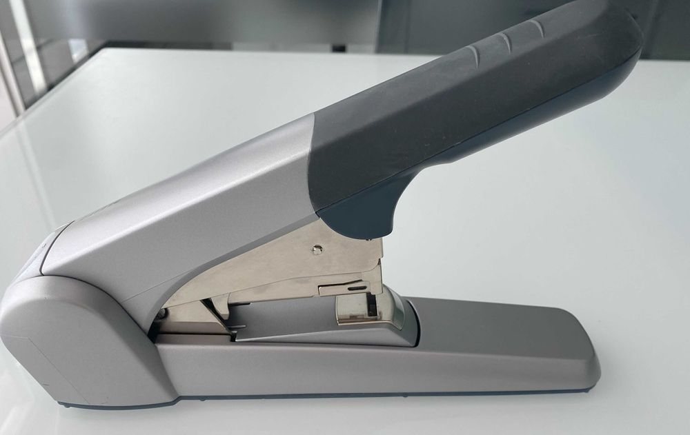 Agrafador até 60 folhas - Modelo 5552