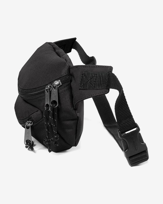 Bolsa de cintura Eastpak Doggy preto