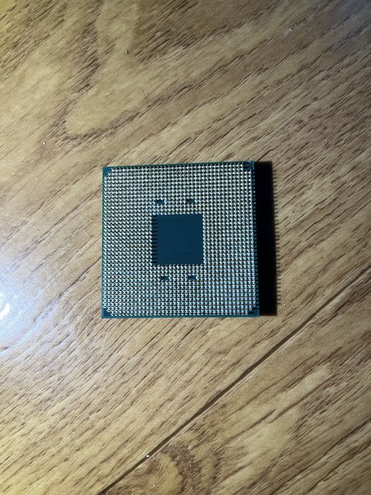 AMD Ryzen 5 3600 з боксовим кулером (Socket AM4)