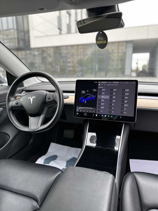 Аренда Авто Tesla Model 3 dual motor 82кВт Днепр