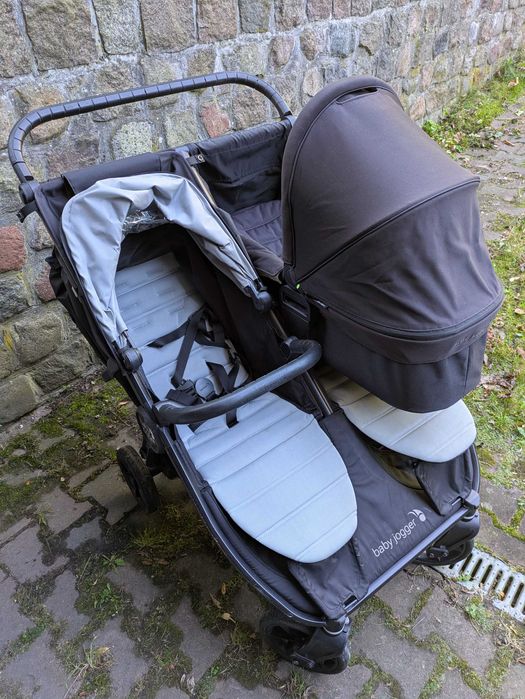 Wózek dziecięcy podwójny Baby Jogger City Mini GT2 Double z gondolą