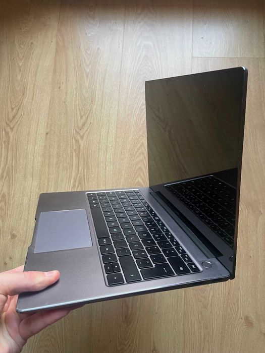 Huawei Matebook 14 - intel i7/16gb RAM/512gb